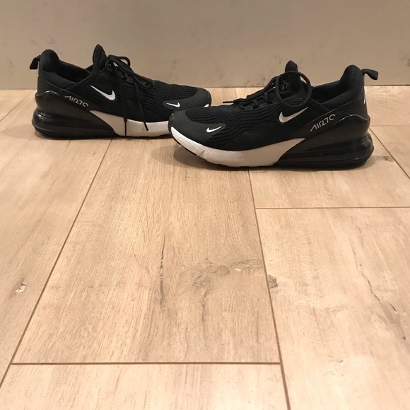 Nike Shoes - Nike Flyknit Air Max 270